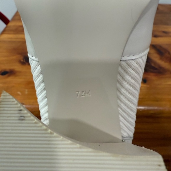 Steve Madden Women's Tackle Ankle Boots in White/Cream Leather - Picture 7 of 8